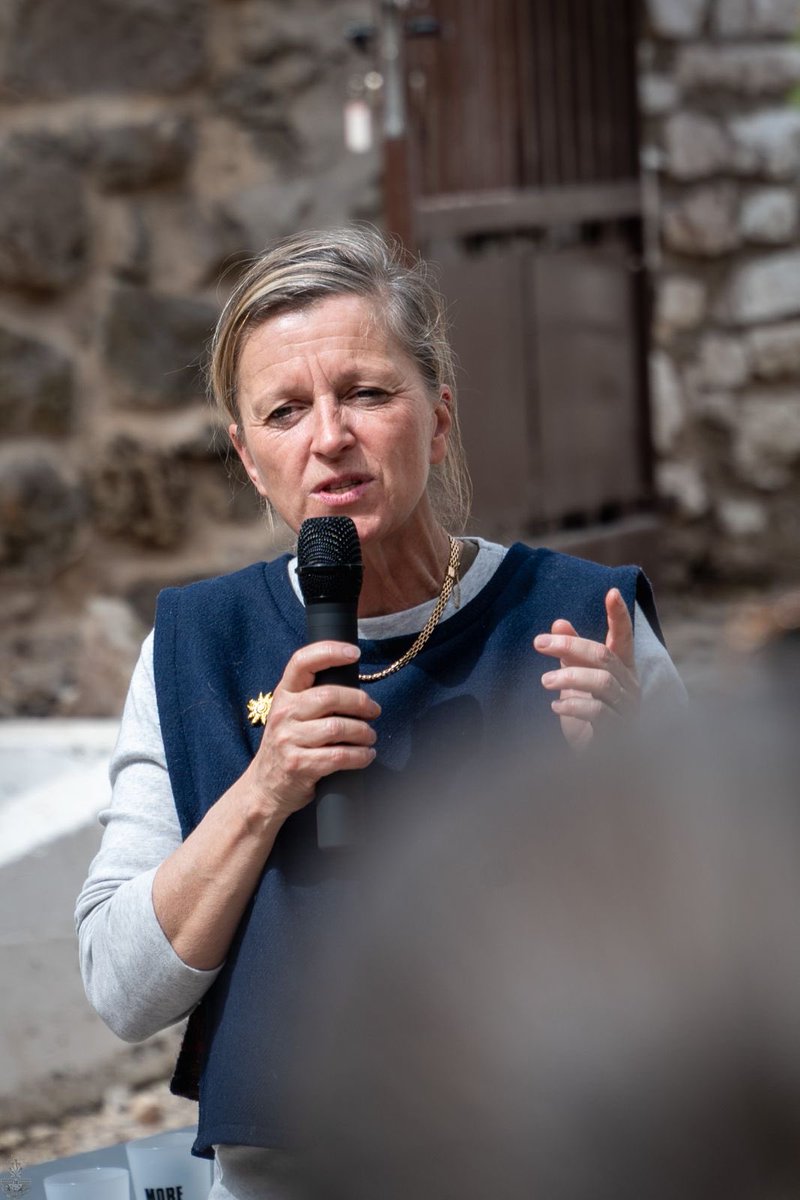 Cdc_13eDBLE's tweet image. 🔴🟢 #13DBLE X @CDC_2eREI 

« Vis ma vie » de légionnaire

Immersion sans concession des épouses de cadres et de légionnaires de la 13ᵉ DBLE et du 2ᵉ REI dans les conditions de travail de leur mari : tir airsoft, descente en rappel, ration de combat, réveil musculaire, veillée