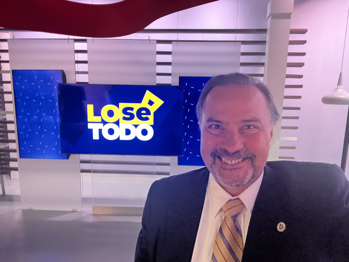 JMMCondor's tweet photo. Bueno estar semana pasada con @soykikecruz en @LoSeTodoTV por @WapaTV para analizar temas de casos federales ⚖️ en PR 🇵🇷 / Good 2 b last week with @soykikecruz on @LoSeTodoTV on @WapaTV to analyze federal legal cases ⚖️ in PR 🇵🇷 https://t.co/kOhjrvC2iX