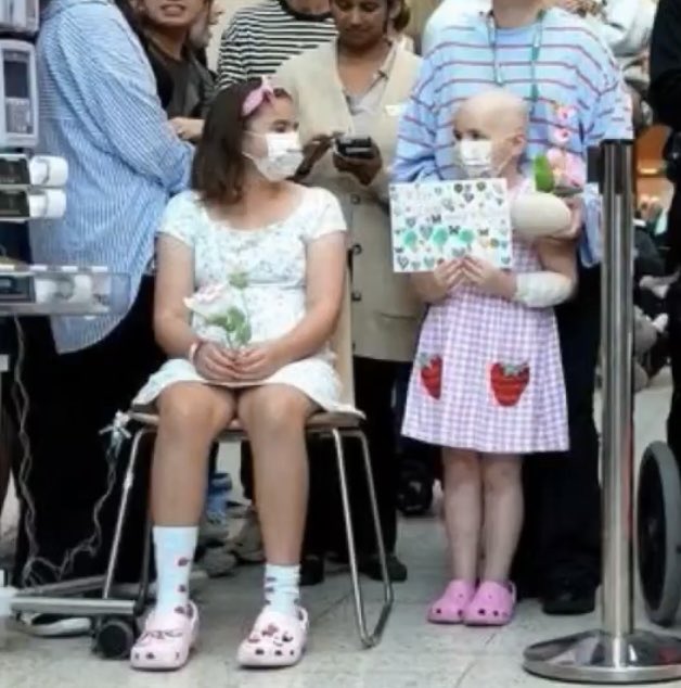 MeghansMole©️ tweet media