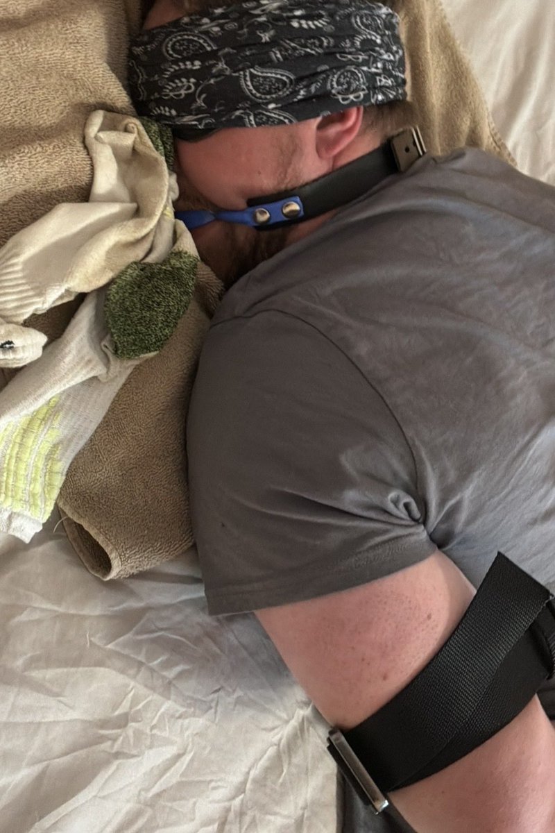 SubmitYourSoles tweet media