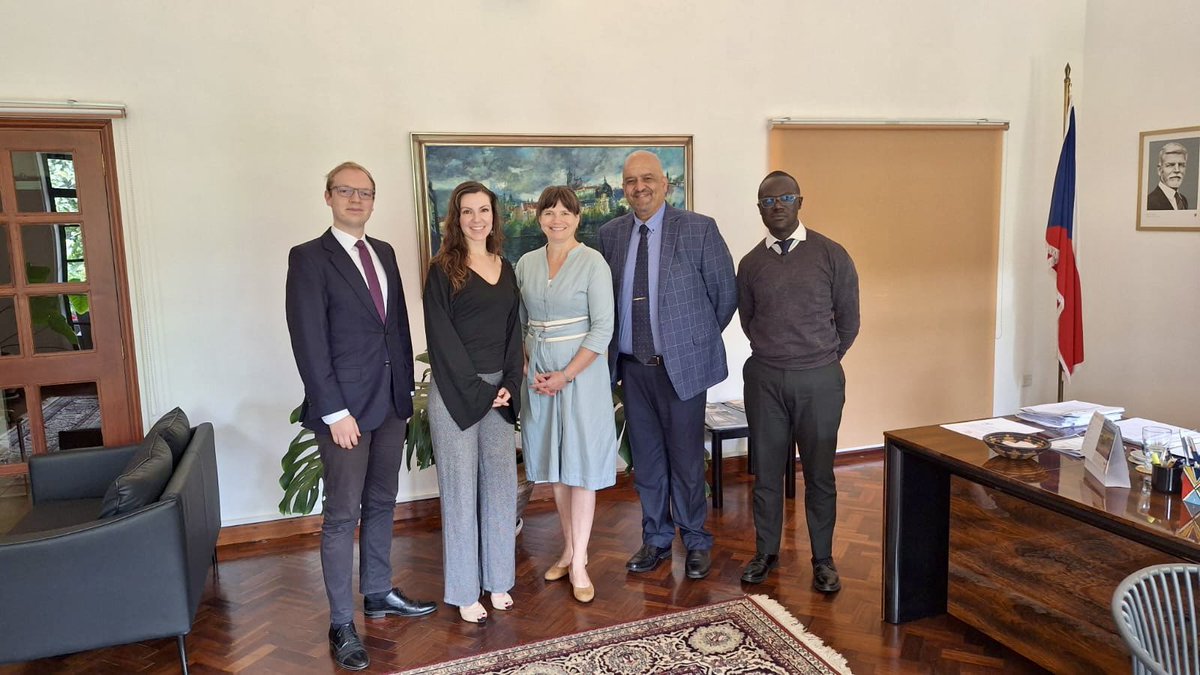 CZAmb_Nairobi's tweet image. Exploring potential of closer cooperation w/ European Chamber of Commerce @EuroChamKe. A platform for European 🇪🇺 businesses promoting trade, investment &amp;amp; private sector engagement. Discussed benefits of membership for #Czech 🇨🇿 companies active in Kenya 🇰🇪.
@EUinKenya
@ed_mzvcr