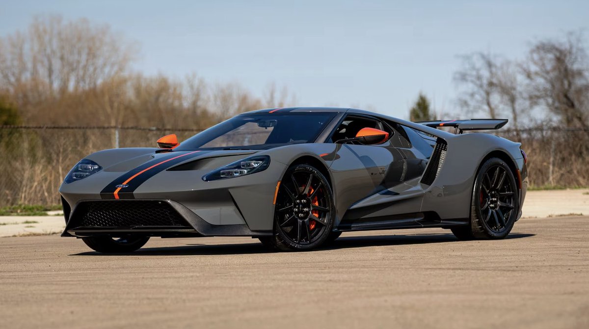 Mecum Auctions tweet media