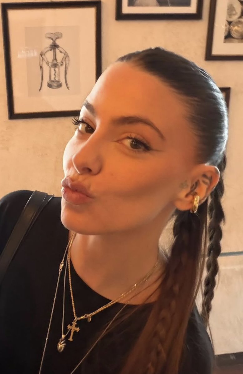 𝓼𝓽𝓻𝓪𝔀𝓫𝓮𝓻𝓻𝔂 ✿︎| 𝓳𝓸𝓷𝓲𝓽𝓪 𝓮𝓻𝓪 tweet media