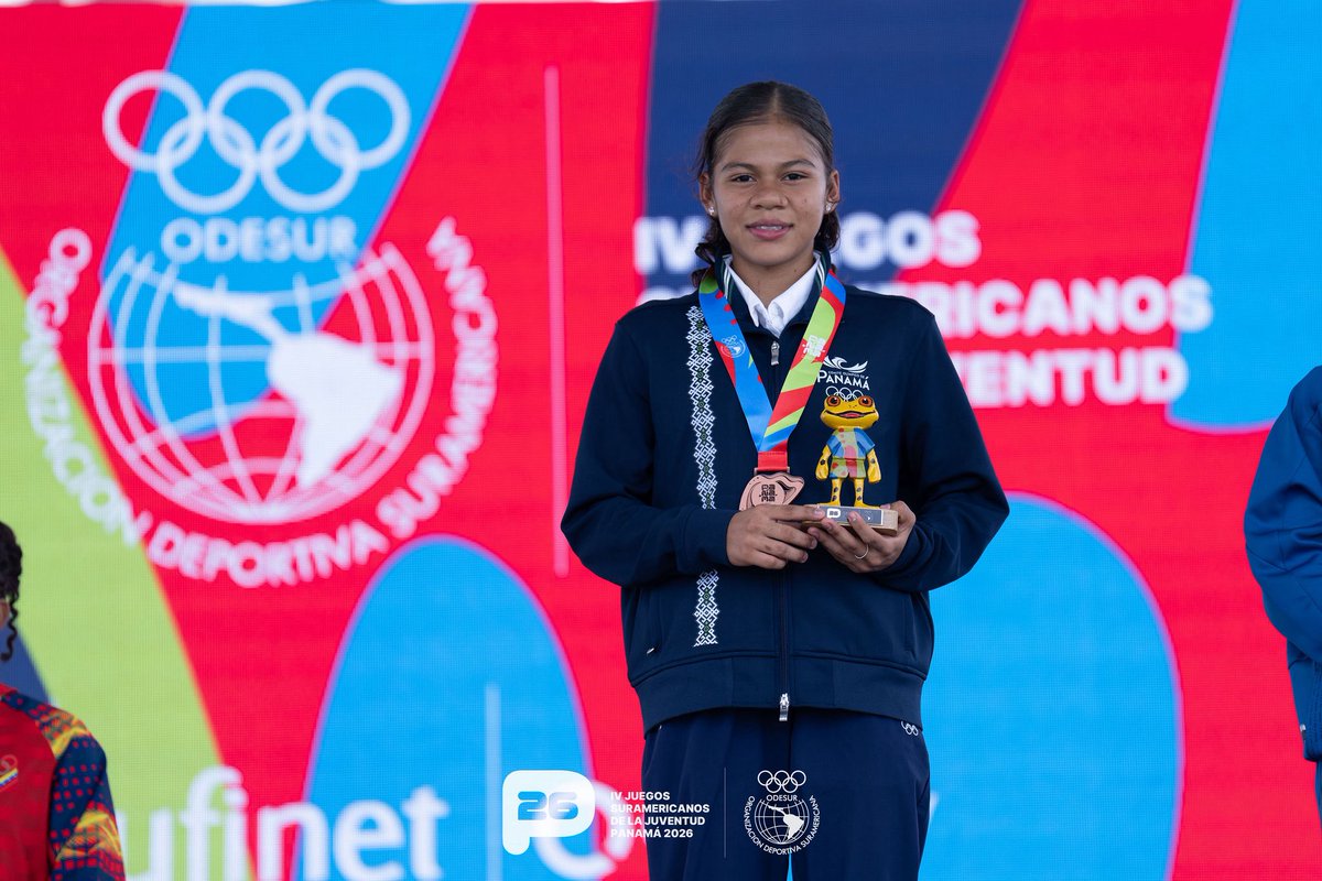 presidenciapma's tweet photo. Celebramos la victoria de la atleta veragüense Danna De León, quien obtuvo medalla de bronce durante los IV Juegos Suramericanos de la Juventud. 🇵🇦🥋

Nuestra guerrera de los -44kg de judo se cuelga el bronce y hace vibrar a todo un país. ¡Felicidades, Danna! Eres orgullo nacional. 🥉👏

#AOtroNivel #ConPasoFirme @Pandeportes
