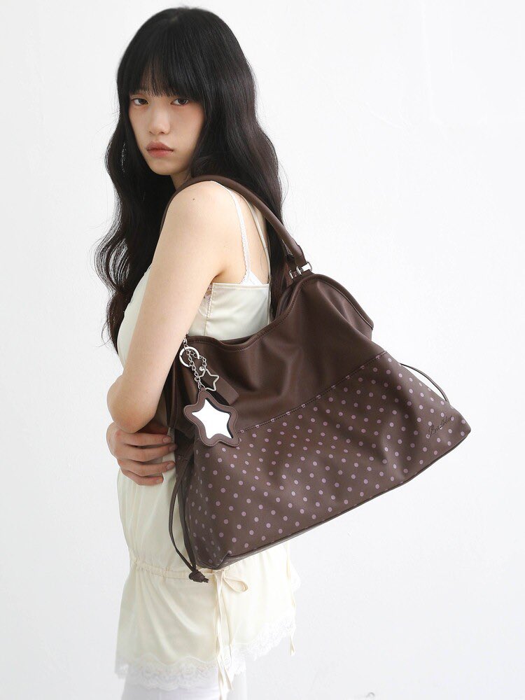 Hana1Shop's tweet photo. 🫶🏻Pre กระเป๋า #Badblue kr  Chocolate Blush Mori Dimsum Bag sale 15%น่ารักมากๆ เลยค่า～⁠♡

🦮 5 colors -  3,990฿ 
*รับมัดจำ 2,800฿ 
*size (details 🔻) 

* free shipping / ส่งแอร์

(#พรีออเดอร์เกาหลี #พรีเกาหลี #กดเว็บเกาหลี #กระเป๋าเกาหลี #กระเป๋าใส่ไอแพด ) https://t.co/gunlcwztXz
