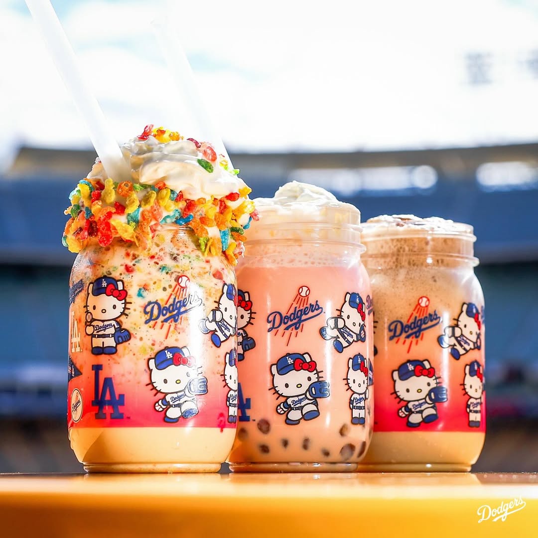 MLBEurope's tweet image. You've got to be kitten me!

The Hello Kitty takeover of Dodger Stadium was just too cute 😍