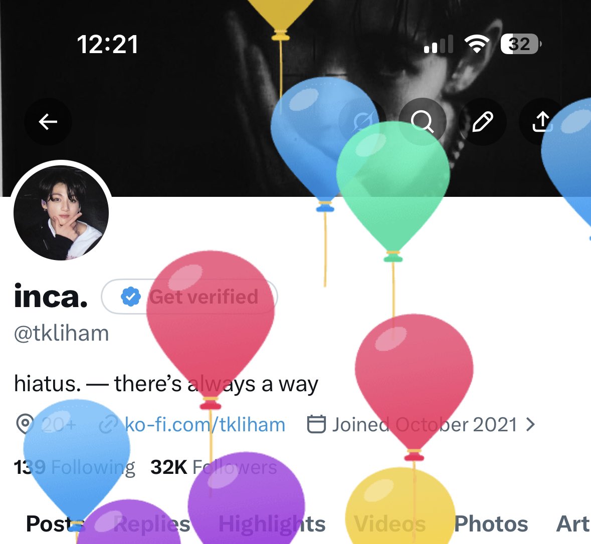 tkliham's tweet photo. aaaand happy 32k! also got my balloons today 🥳 ~ https://t.co/aDZM5KtFZ9