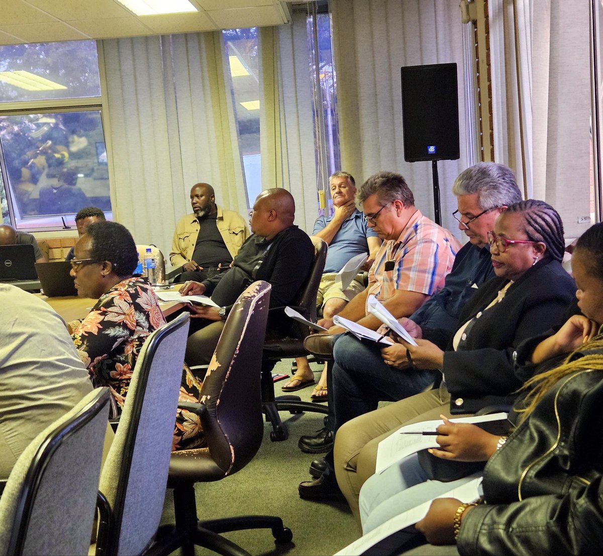 Flora Monama tweet media