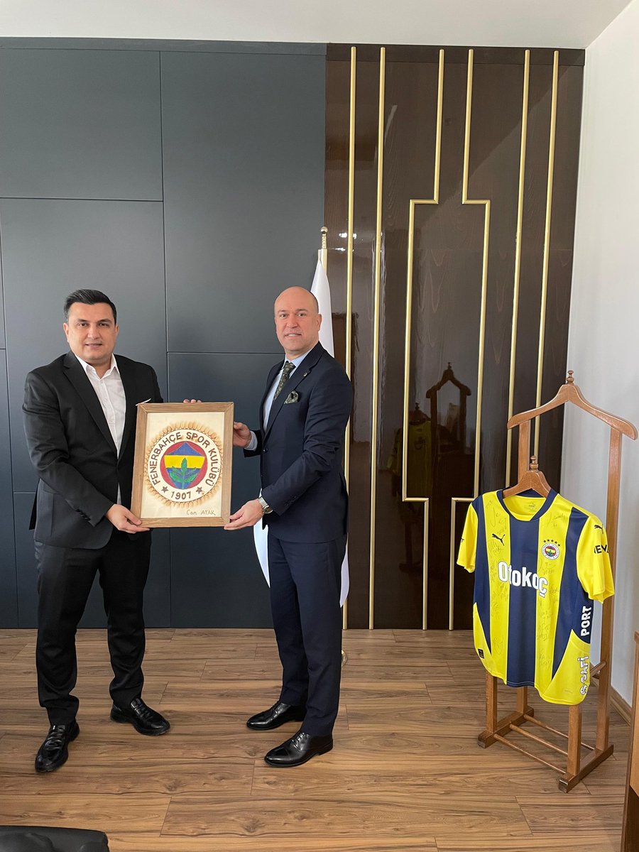 HatayDSM's tweet photo. Kurum Müdürümüz Sayın Serkan Üncü, Vali Yardımcımız Sayın Can Atak’ı makamında ziyaret ederek denetimli serbestlik hizmetlerine ilişkin istişarelerde bulunmuştur. Nazik kabulleri ve misafirperverlikleri dolayısıyla Sayın Vali Yardımcımıza teşekkür ederiz. https://t.co/Z0fr2BPjMA