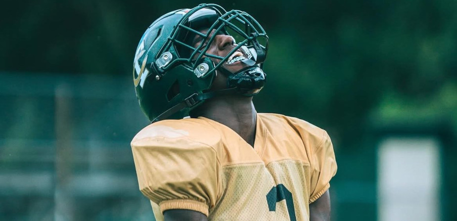 FLPrepVarsity's tweet photo. Q&amp;A with Trinity Catholic safety Messiah Bailey
https://t.co/lf6dWHphS0

@messiahbailey https://t.co/mbILh0Qtxb