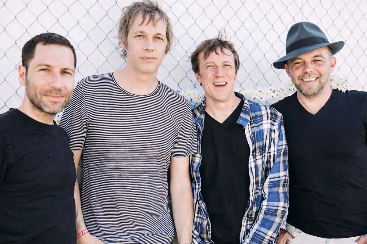 rideox4's tweet image. 11 years ago today, we made our US comeback at Coachella 🏜️ 

Hope everyone out there is having a great one without us this year 🤘 

📸: Stereogum 

#Ride #Coachella #Shoegaze
