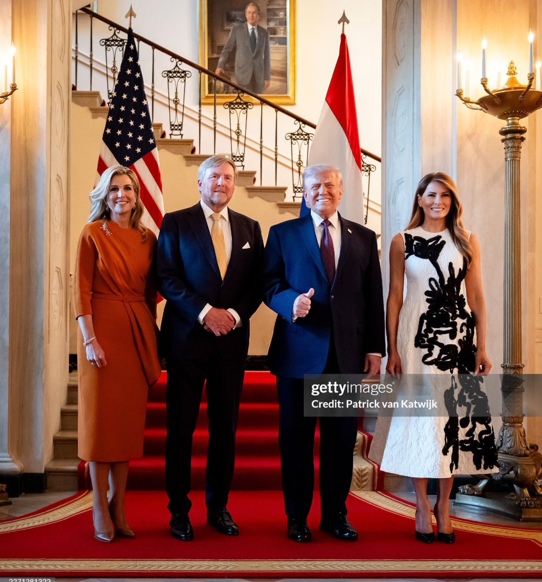 marsha94583's tweet image. There the one in mask bc they got caught haha merry Gitmas to the money laundering fraud admin since 1976