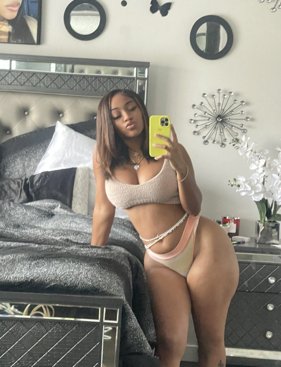 Sexy hottie body tweet media