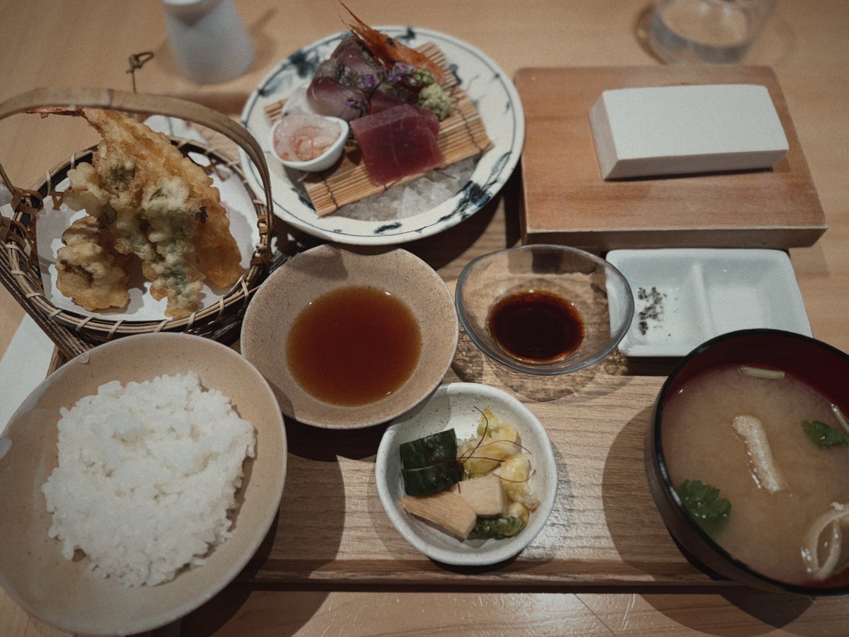 cakestina tweet media