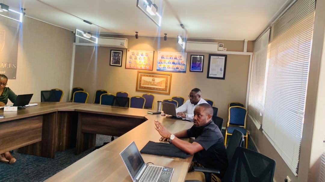 CuulibrariesU's tweet photo. Training update!
Mr. Jonath, CUUL eResource FC member &amp; Ms. @mishell_norah conducted an onboarding session at MAT Abacus Business School.

The training brought together librarians &amp; lecturers to strengthen e-resource use 📚💻

We warmly welcome MAT Abacus to the CUUL family! 🤝 https://t.co/hws7zZezaq