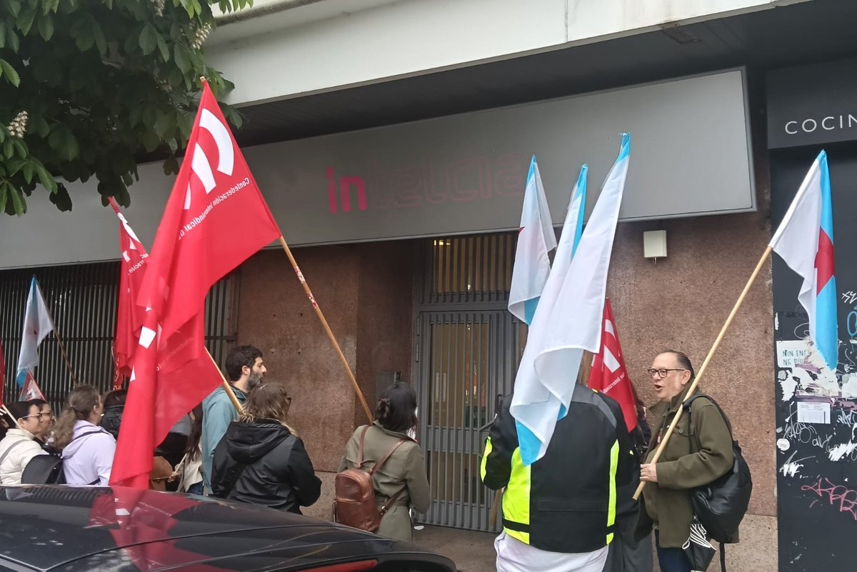galizaCIG's tweet image. 📞Folga en #Unísono #Vigo en demanda de melloras laborais e para rematar coa “presión asfixiante” sobre o persoal

📢O comité do centro de chamadas, que hoxe desenvolveu protestas diante da empresa, convoca un día de paro de 24 horas este mércores 15

ℹ️ i.gal/rvB48