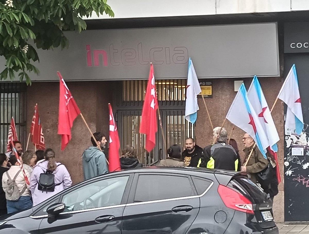 galizaCIG's tweet image. 📞Folga en #Unísono #Vigo en demanda de melloras laborais e para rematar coa “presión asfixiante” sobre o persoal

📢O comité do centro de chamadas, que hoxe desenvolveu protestas diante da empresa, convoca un día de paro de 24 horas este mércores 15

ℹ️ i.gal/rvB48