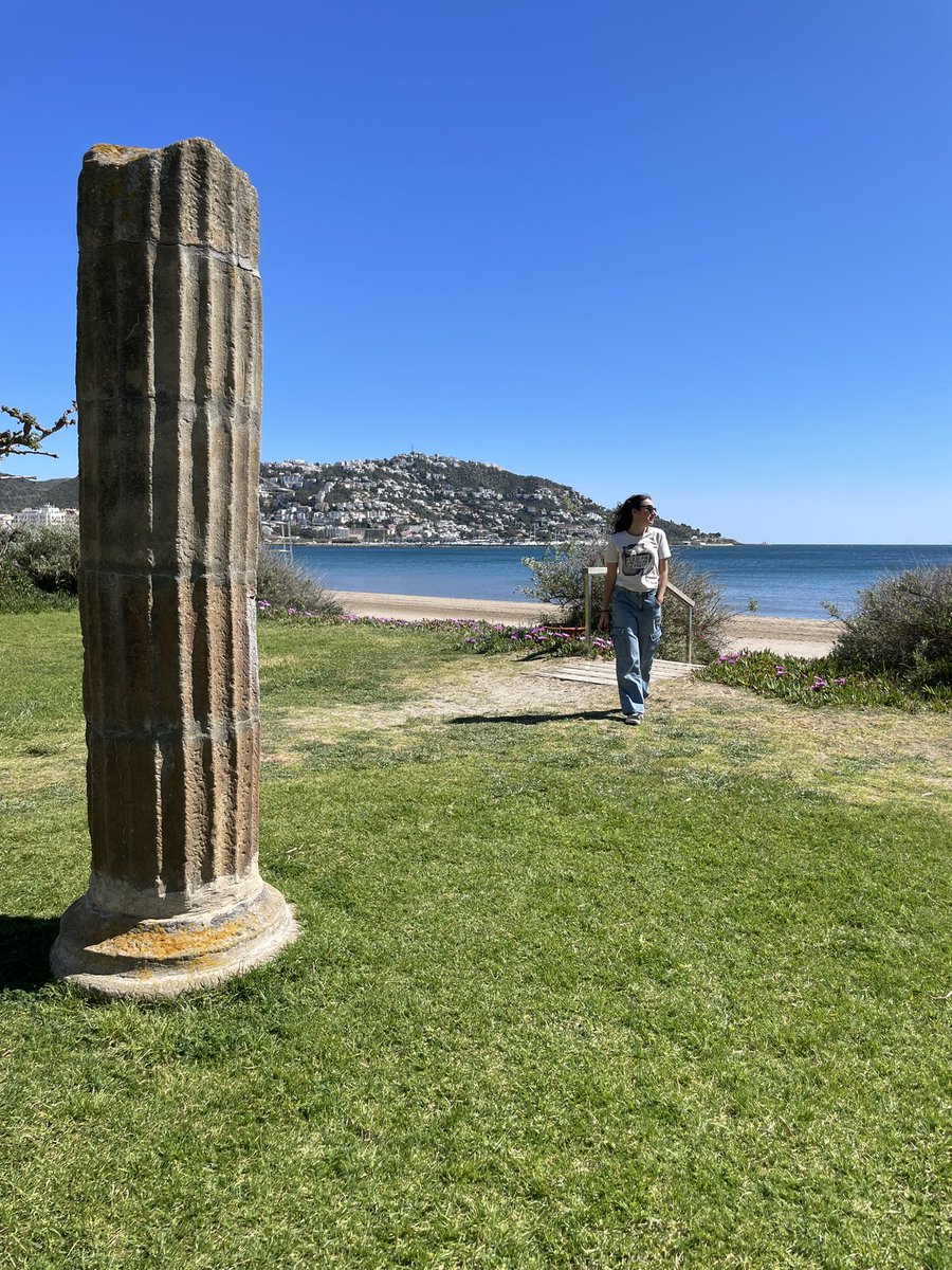 VeroSinmapa's tweet image. 🤩 ¡Hola, Roses! 

😎 Estoy en uno de los rincones más mágicos de la Costa Brava. 

😜 Dato: su bahía forma parte de las "Bahías más Bellas del Mundo" avalado por la UNESCO. 

Empezamos ruta. Lo iré contando por aquí y por mi Instagram @Verosinmapa 
#Roses #CostaBrava