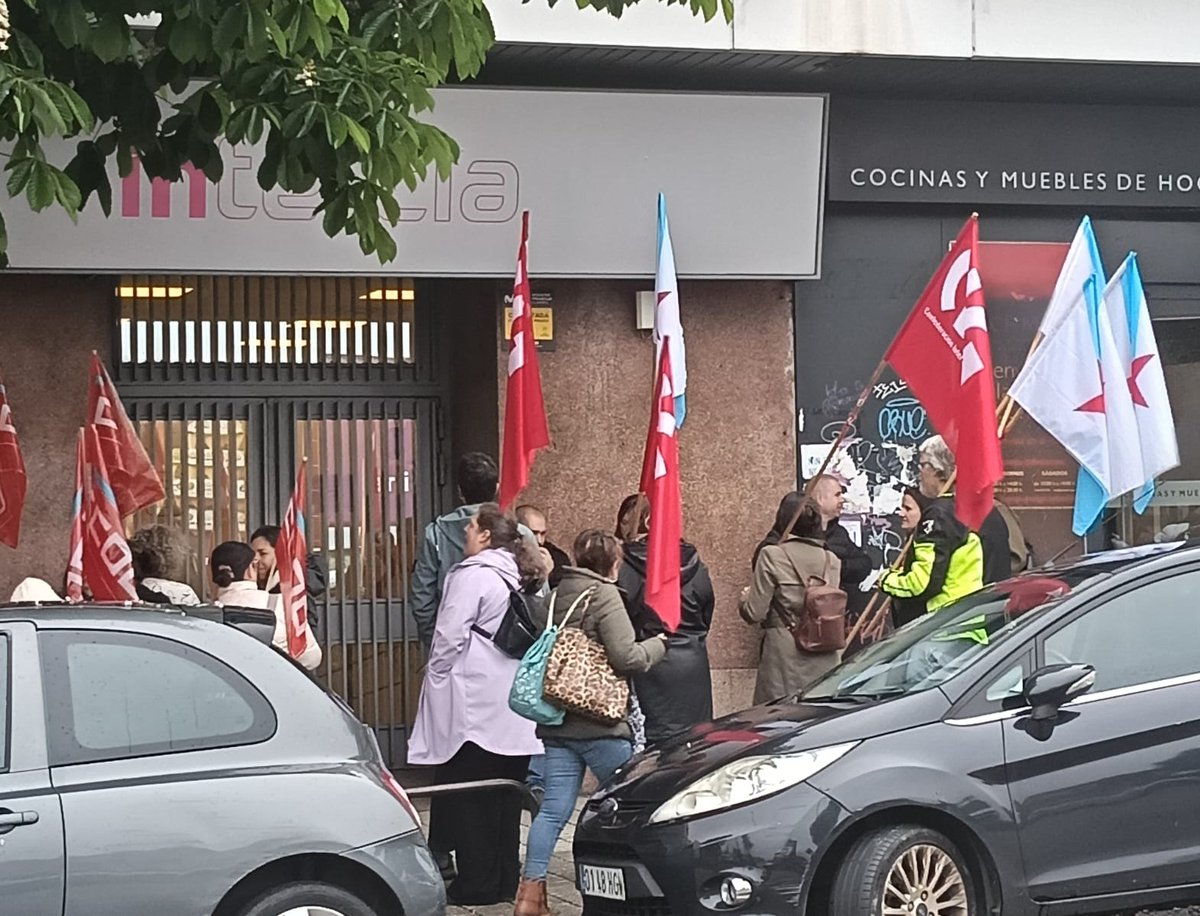 galizaCIG's tweet image. 📞Folga en #Unísono #Vigo en demanda de melloras laborais e para rematar coa “presión asfixiante” sobre o persoal

📢O comité do centro de chamadas, que hoxe desenvolveu protestas diante da empresa, convoca un día de paro de 24 horas este mércores 15

ℹ️ i.gal/rvB48
