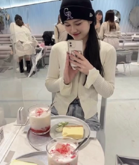 mitsouko tweet media