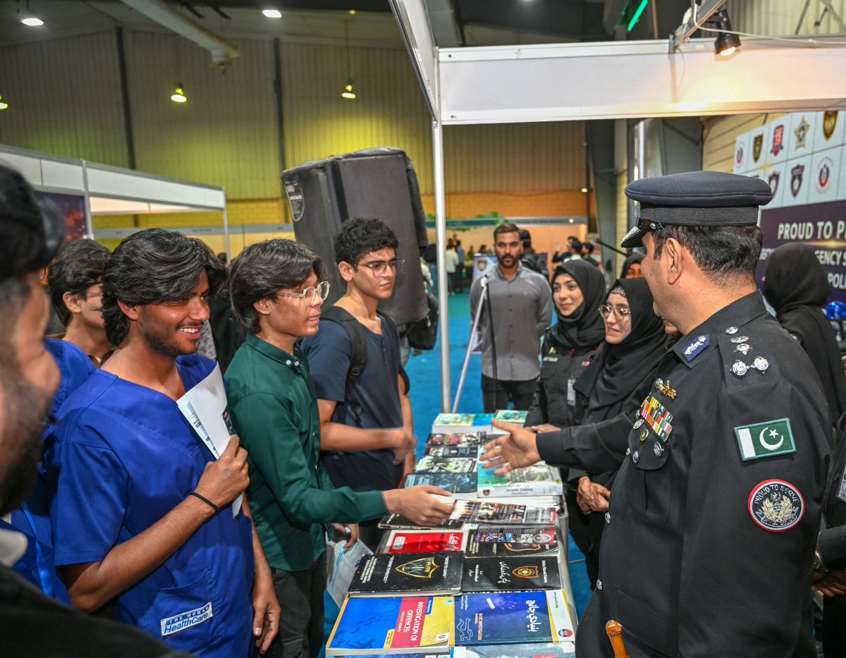 ssusindhpolice's tweet image. 𝐘𝐎𝐔𝐓𝐇 𝐒𝐇𝐎𝐖 𝐆𝐑𝐄𝐀𝐓 𝐈𝐍𝐓𝐄𝐑𝐄𝐒𝐓 𝐈𝐍 𝐒𝐒𝐔'𝐒 𝐒𝐓𝐀𝐋𝐋 𝐀𝐓 𝐏𝐇𝐂 𝐉𝐎𝐁 𝐅𝐀𝐈𝐑 𝐀𝐍𝐃 𝐄𝐃𝐔𝐂𝐀𝐓𝐈𝐎𝐍 𝐄𝐗𝐏𝐎 𝐀𝐓 𝐊𝐀𝐑𝐀𝐂𝐇𝐈 𝐄𝐗𝐏𝐎 𝐂𝐄𝐍𝐓𝐑𝐄

#SSU | #PHCJobFair | #karachi | #expo | #SindhPolice