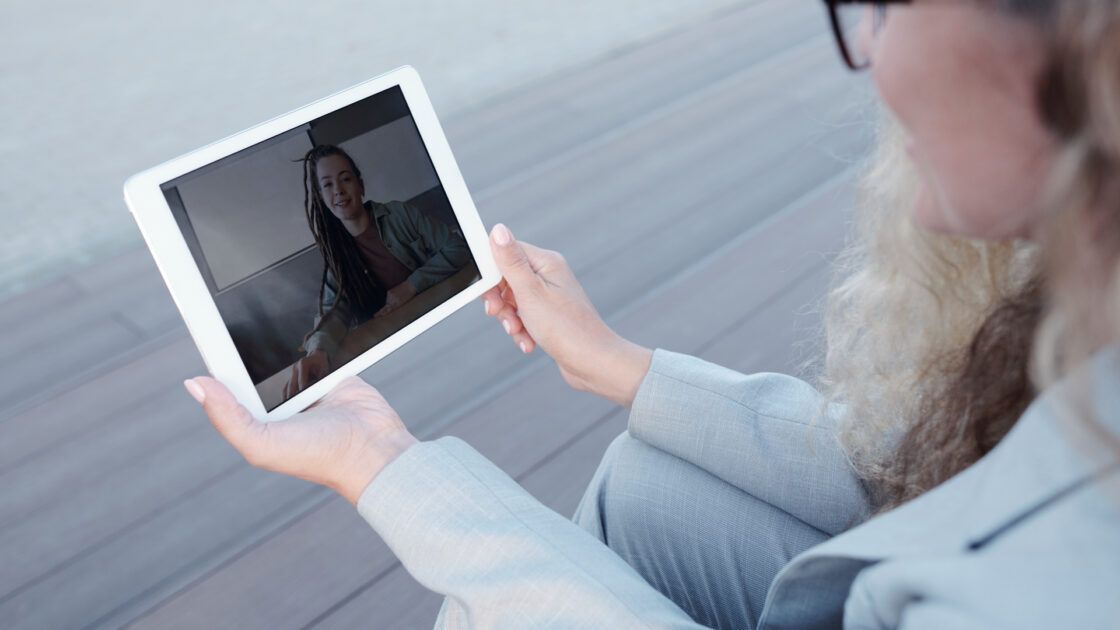VideoAndWeb's tweet image. With digital media on the rise, filming business events is essential. Learn how to maximise their impact in our blog. vidweb.uk/alwaysfilmeven… Tags: #EventMarketing #smallbusiness #videoandweb