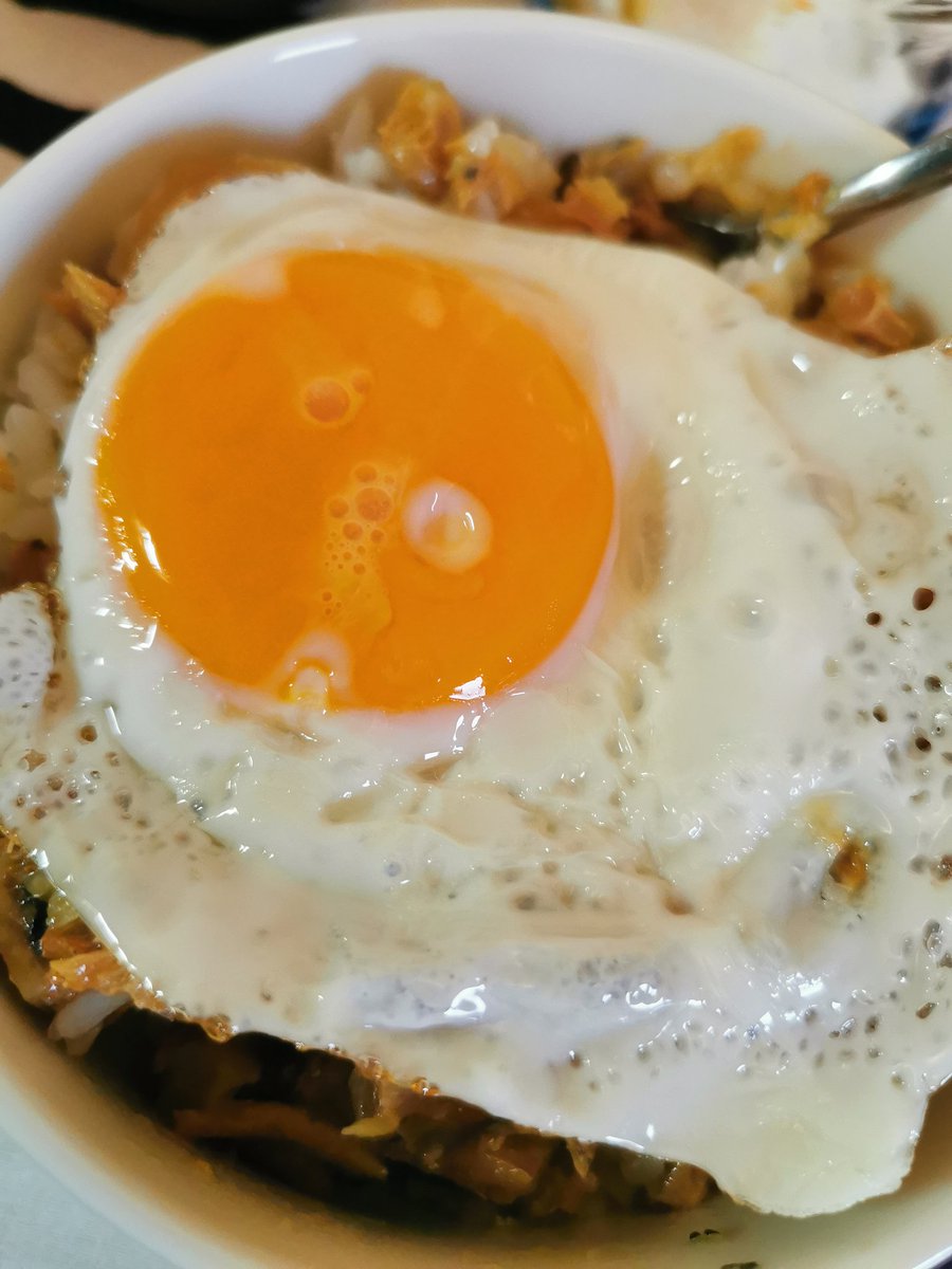 banio_5's tweet photo. JAXAの売店で買った宇宙鯖缶、もったいなくて寝かせていたら期限が迫っていたので、贅沢に鯖缶たまごごはんにした🍳とても美味しかったまた食べる🎣 https://t.co/kKbB7IDedI