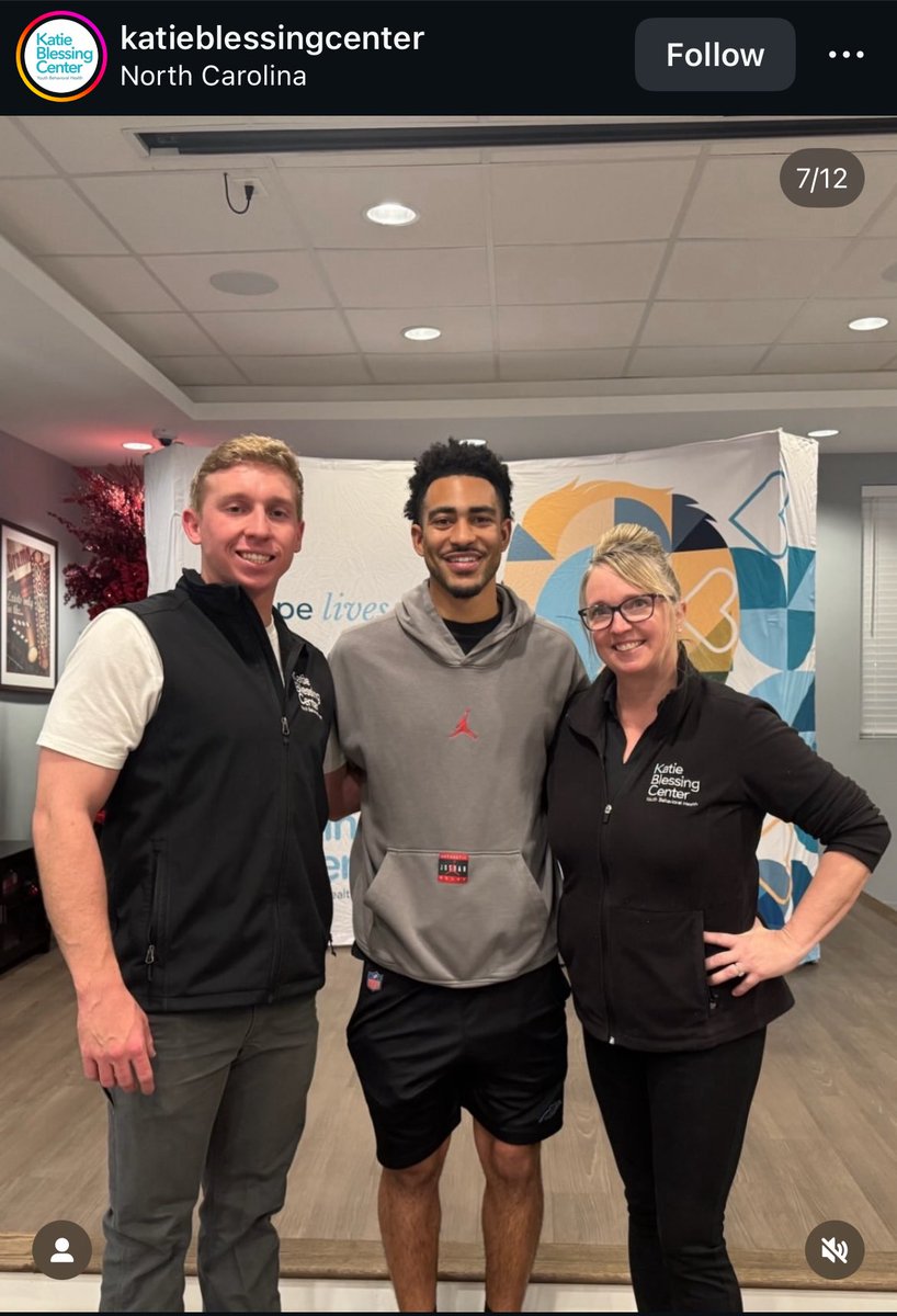 PanthersPulseHQ's tweet image. Looks like BY9 is back in the Queen City. Bryce Young participated in a mental health meet and greet with the student advisory panel at Katie Blessing Center, a behavioral health nonprofit in the Charlotte area. #Panthers 

📸 IG: katieblessingcenter