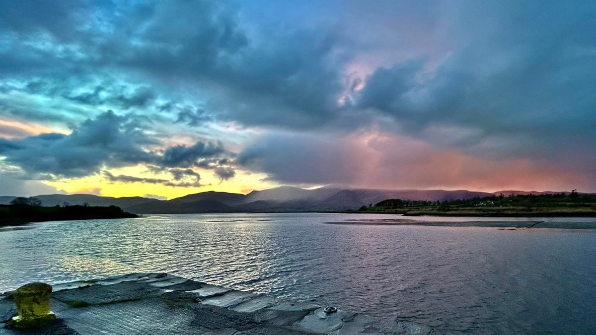 ThisIsIreland3's tweet image. Full spectrum of colours at Ballykissane pier 🏞️💚

📍County Kerry, Ireland ☘️ 

📸 Josh Reynolds 

#Ireland #Kerry #Colour #Ballykissanepier #Wildatlanticway