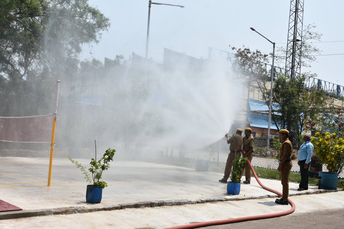 avnlofmkpro's tweet photo. Fire Service Week commenced today (14.04.2026) at AVNL OFMK with Flag Hoisting by Shri S. S. Prasad, CGM, followed by his address on fire safety and preparedness. Officers, Unions, Associations, Works Committees &amp; JCM members actively participated https://t.co/yAjAAD0NlG