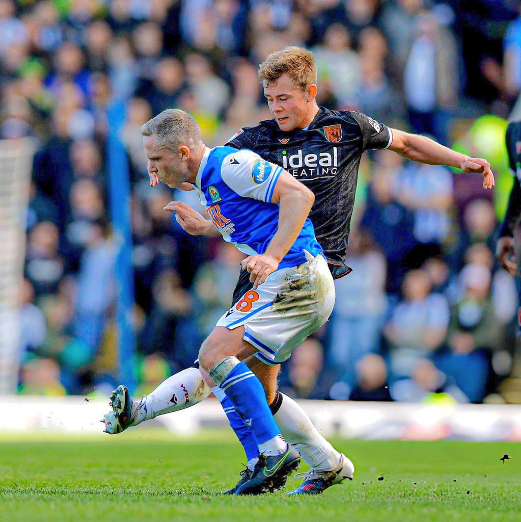 RoversXtra's tweet image. 🚨 | West Brom’s points penalty case is giving WBA &amp;amp; the EFL a headache.

Hearing already done, but EFL won’t comment as they scramble over the outcome.

Charges cover 3 years of spending, with a points deduction expected this season.

[@reluctantnicko]

#BRFC | #Rovers | #WBA