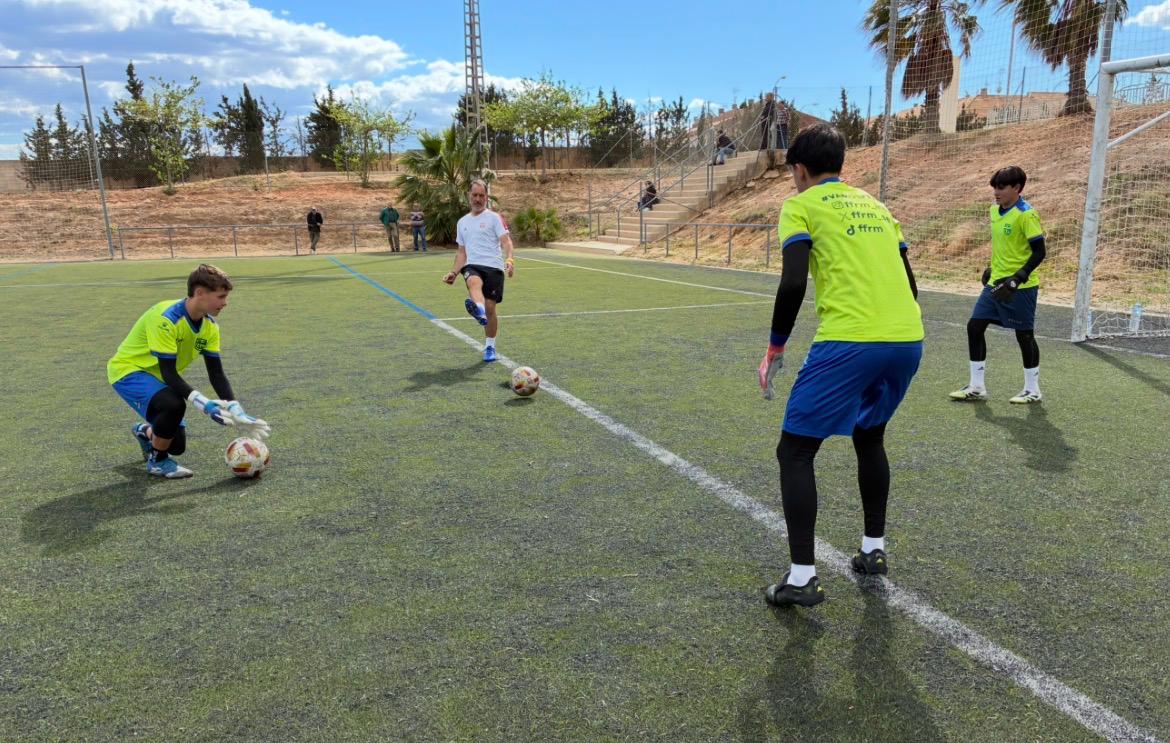 ffrm_se's tweet photo. 💪⚽ | Entrenamiento de la FFRM Sub-14 masculina en Corvera. 

🫂 #VamosFFRM https://t.co/7K12MlFPgO