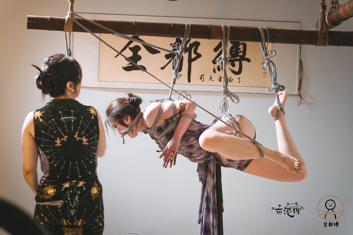 玩绳子的三岁 tweet media