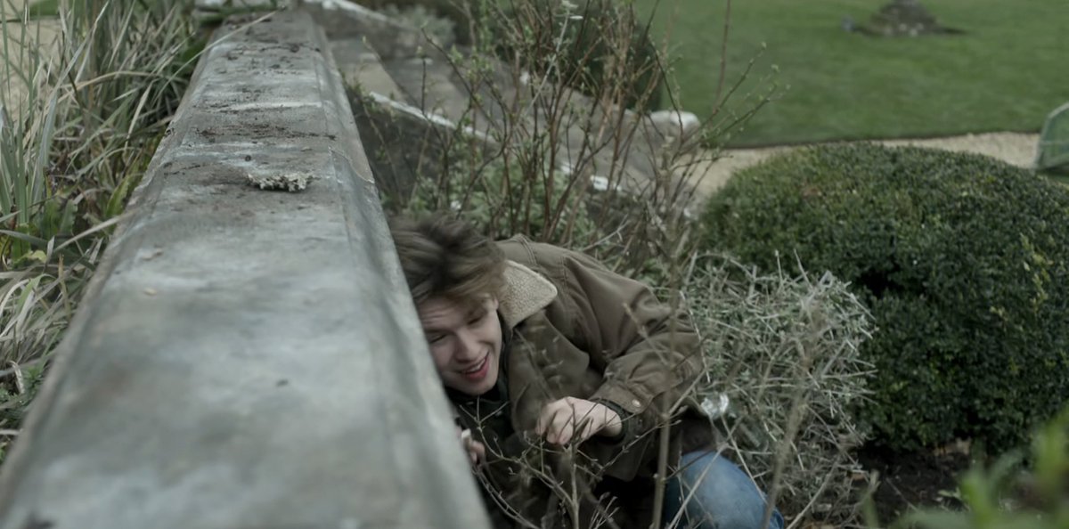 thinkinbj's tweet image. อีกเรื่องที่เคยดูและเคยเจอออสการ์แต่ตอนนั้นยังไม่รู้จักออสการ์คือ The Crown ออสการ์ออก S6 EP10 หนึ่งนาทีถ้วน(56วิ) รับบท Shooting Friend เป็นไอ่ตัวแสบมาก มีเปิดตูดโชว์ด้วย 😂 

#OscarMorgan 🎬★.ᐟ