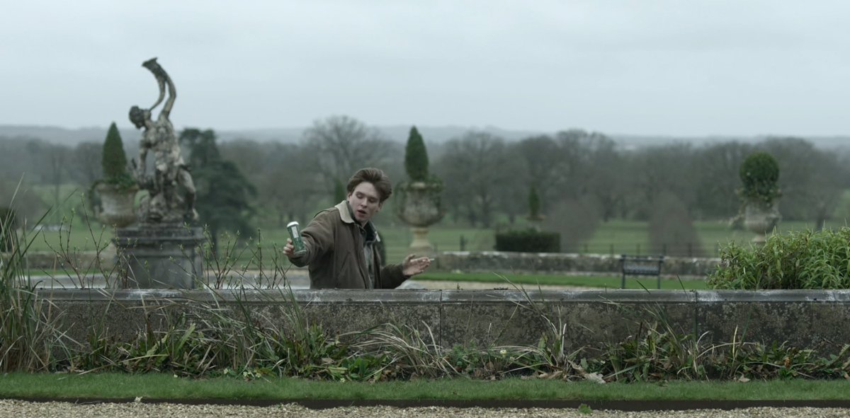 thinkinbj's tweet image. อีกเรื่องที่เคยดูและเคยเจอออสการ์แต่ตอนนั้นยังไม่รู้จักออสการ์คือ The Crown ออสการ์ออก S6 EP10 หนึ่งนาทีถ้วน(56วิ) รับบท Shooting Friend เป็นไอ่ตัวแสบมาก มีเปิดตูดโชว์ด้วย 😂 

#OscarMorgan 🎬★.ᐟ