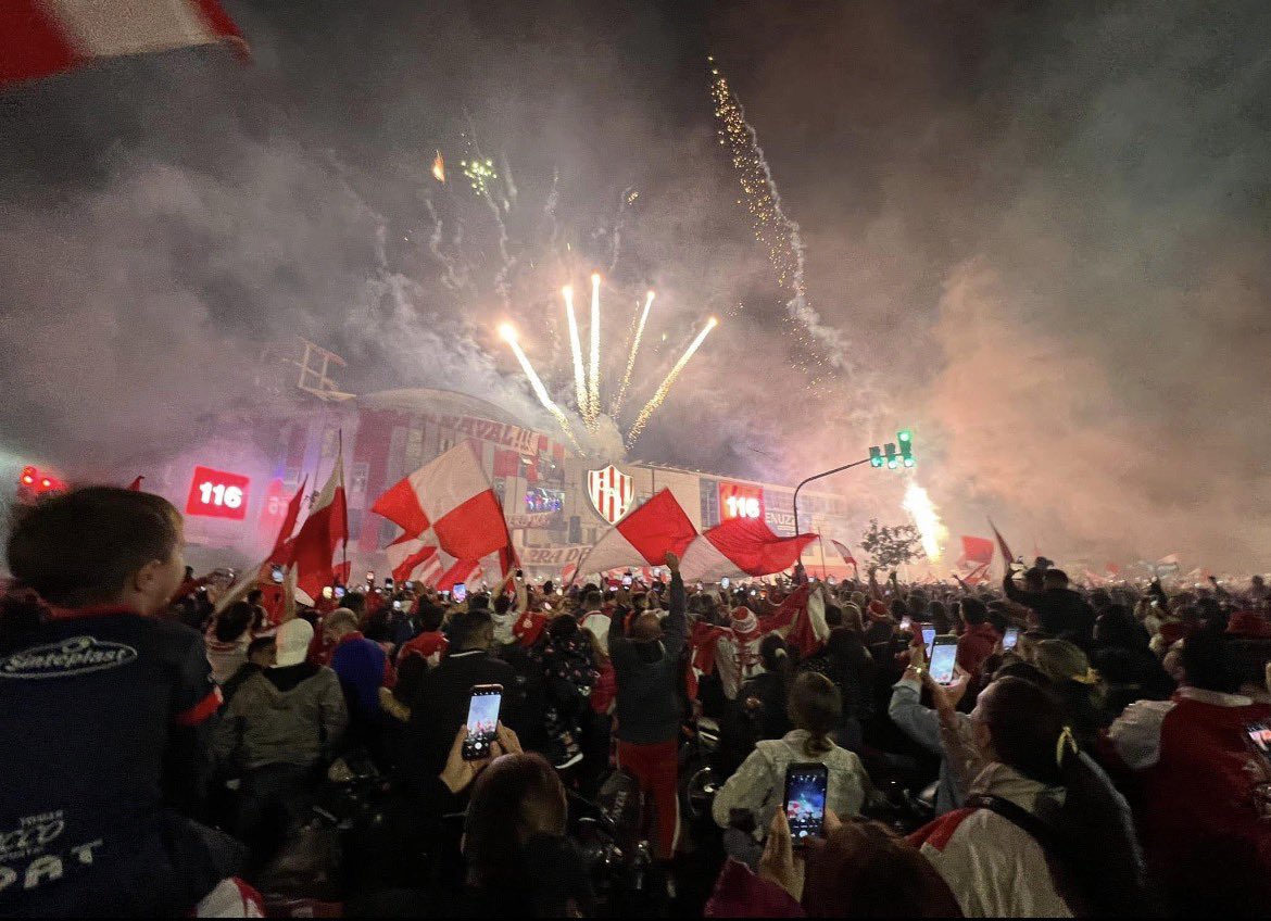 lapostadeunion's tweet photo. TODOS AL CLUB 🇦🇹 https://t.co/72skWN8CWn