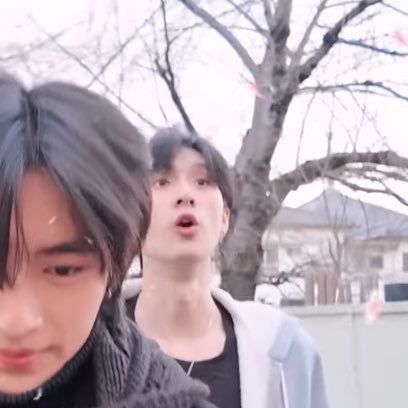 after30oct's tweet image. ถ้าสารวัตรภัทรหน้าตาแบบนี้ ผมกลัวผู้ร้ายจะยอมให้จับแต่โดยดี แต่แลกกับการได้หอมแจ้มคุณตำรวจสุดหล่อคนนี้จัง น่ารักไม่เผื่อแผ่ชีวิตแม่เลย 😭💖🫣

#tee_vtp
 #theduckest