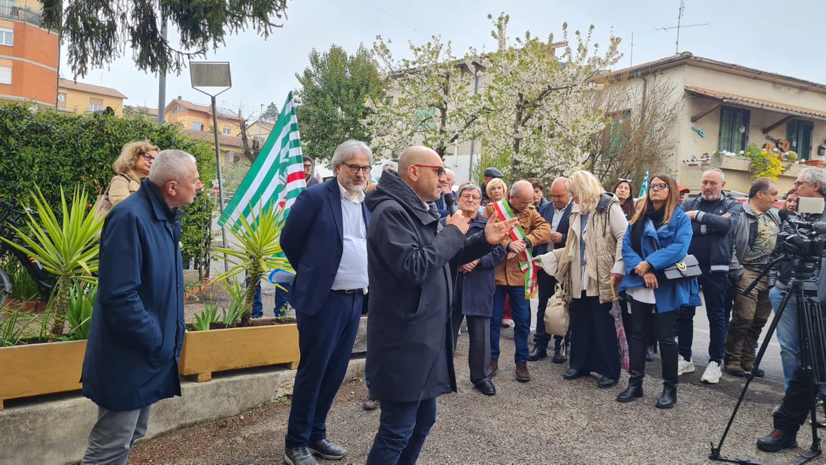 Rickmarcellitr's tweet photo. Con @Cuccello per l' inaugurazione della sede #cisl di #Amelia grazie a tutti coloro che hanno partecipato https://t.co/mKoi9O7f45