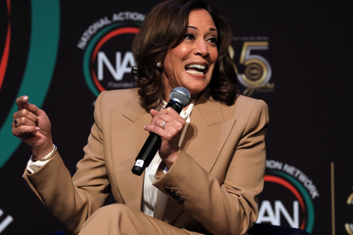 Queen_City_News's tweet image. HAPPENING TONIGHT | Former VP #KamalaHarris to reflect on recent campaign and future of U.S. in #Charlotte event at Ovens Auditorium

Details &amp;gt;&amp;gt; qcnews.com/queen-city-hap…