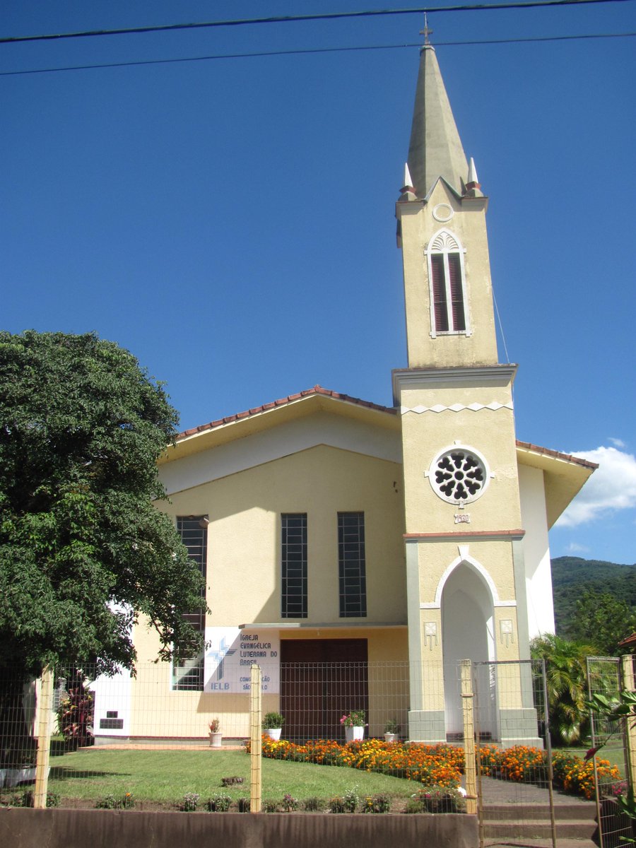 RevFilipeLopes's tweet image. Ser luterano ñ significa aceitar td o qLutero disse ou escreveu cm se fosse infalível. A Igreja Luterana nunca confessou Lutero como autoridade final. A autoridade final é a Palavra de Deus. Lutero é valorizado pq ensinou corretamente essa Palavra, não pq fosse a fonte dela.