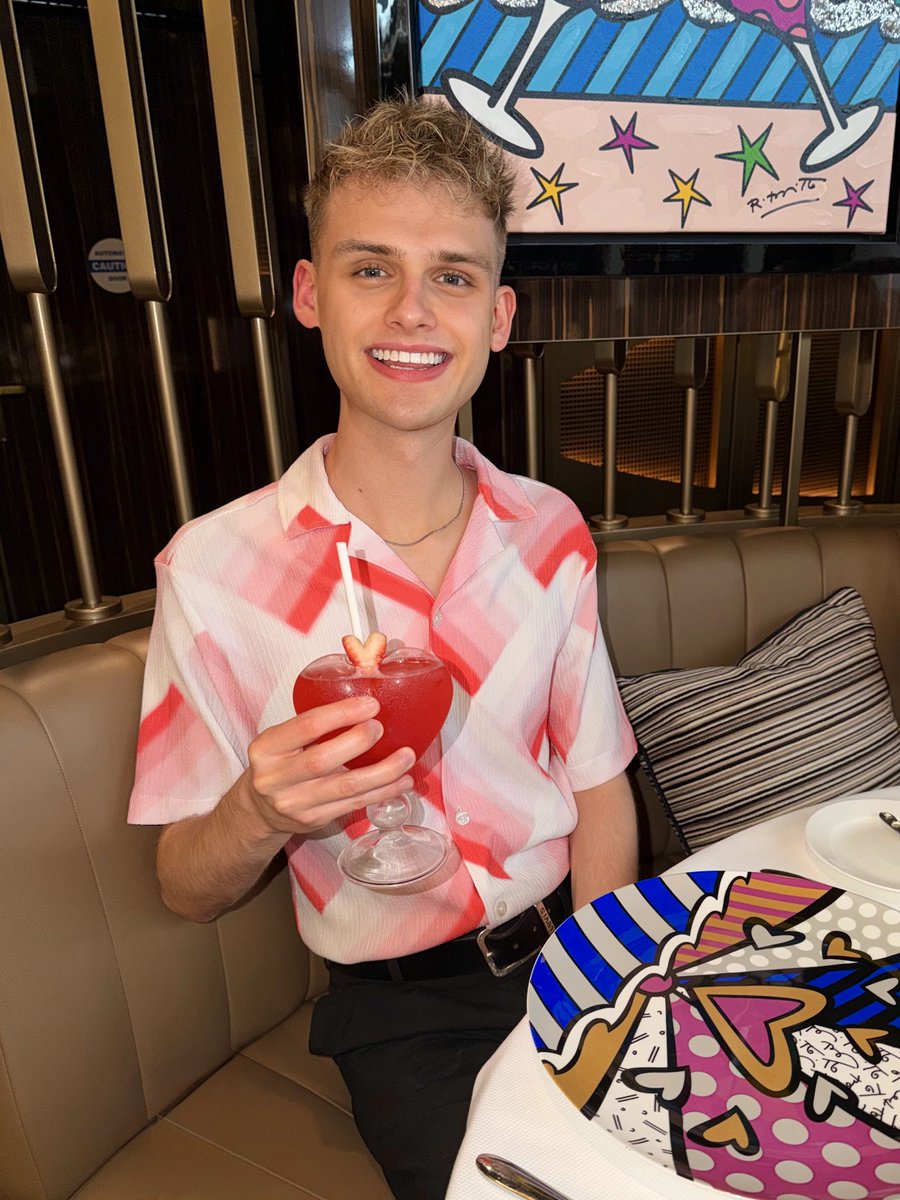 Luis Wyatt tweet media