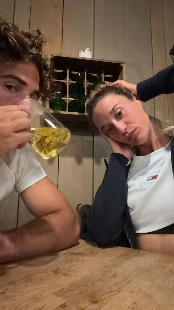 María Pedraza  tweet media