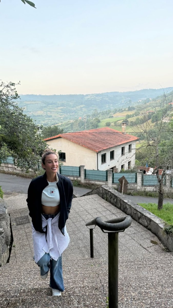 María Pedraza  tweet media