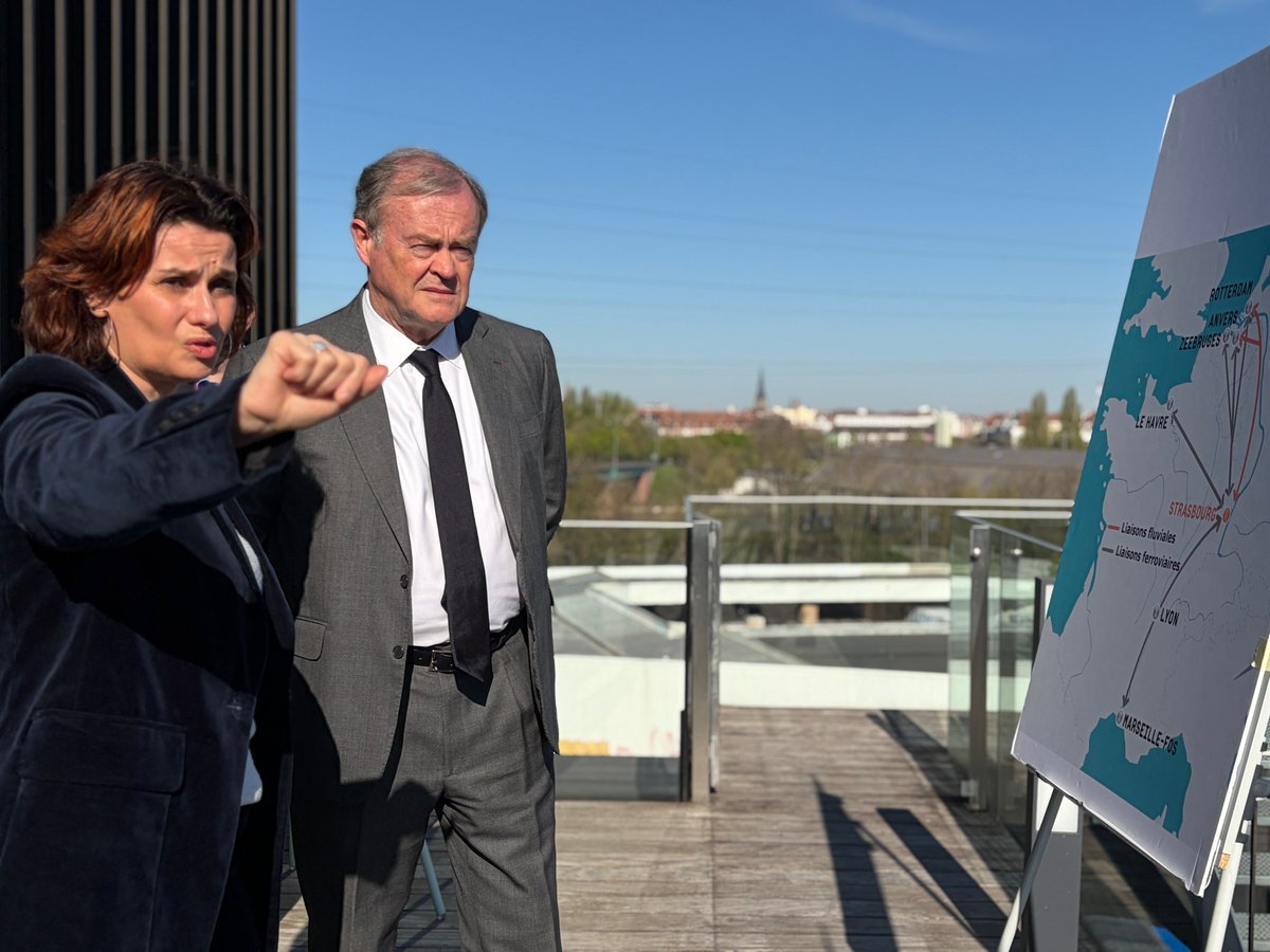 Prefet67's tweet image. #Industrie | Immersion au sein du 1er port intérieur français 🚢 🇫🇷

🔎 Le Port Autonome de Strasbourg (PAS) joue un rôle clé dans le #dynamisme économique du département du #BasRhin au coeur de l'Europe. Situé à la confluence du Rhin et de l'Ill, il représente le premier port