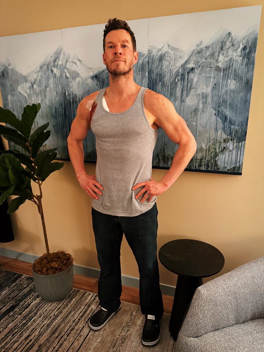 CollinsChadM's tweet image. Some #Tracker #BTS from my time up in Vancouver - beautiful city, talented lead and co-stars, and standard-issue rain parka and set-Crocs 👣 

Shoutout to Director Ben Bray and series star @justinhartley for having me aboard (and tracking me down) 

#actor #cbs #setlife