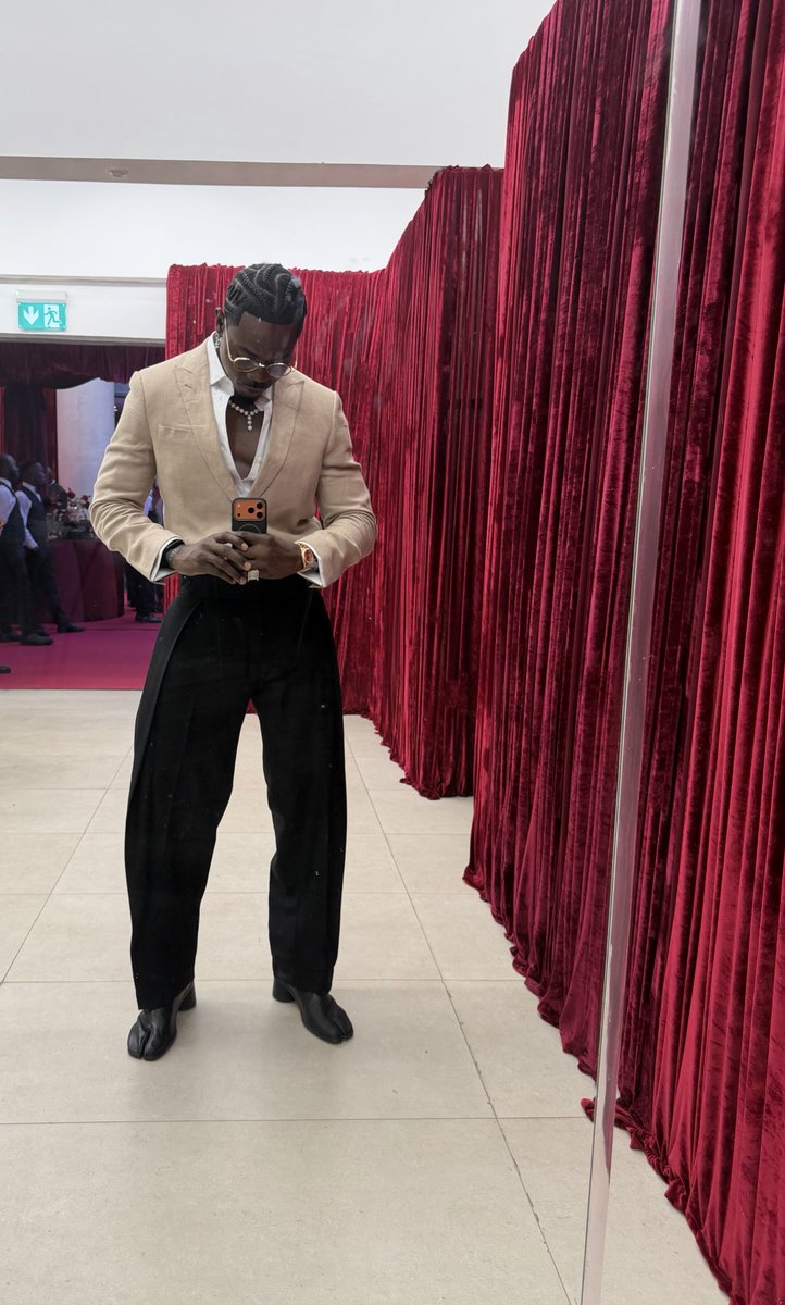 highFashion tweet media