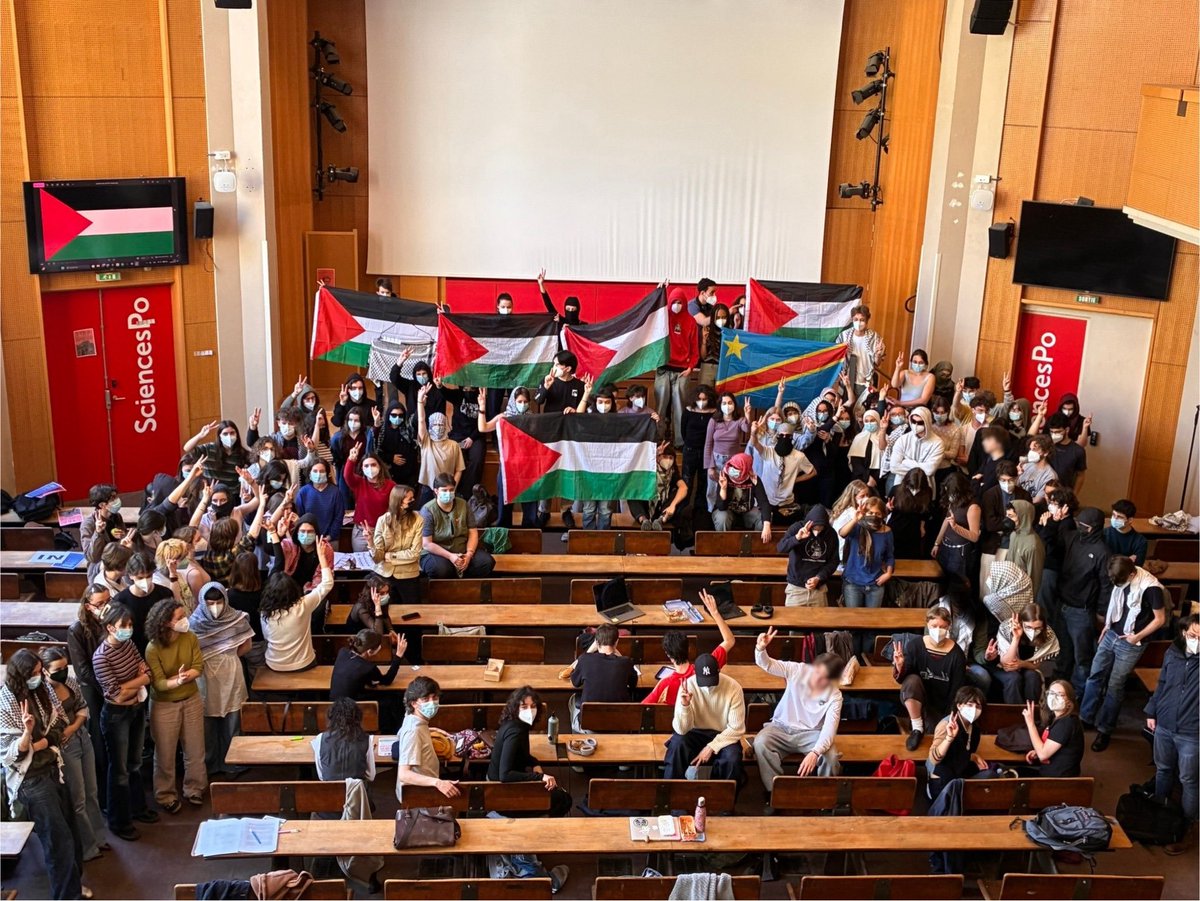 CardiffStW's tweet photo. French student occupations begin in solidarity with the people of Palestine, Iran and Lebanon, and against the Yadan Law, a bill dressed up as combating antisemitism but really a move to shut down criticism of Israel's apartheid. Solidarity!

L'imagination au pouvoir! https://t.co/JMJdzljqMM