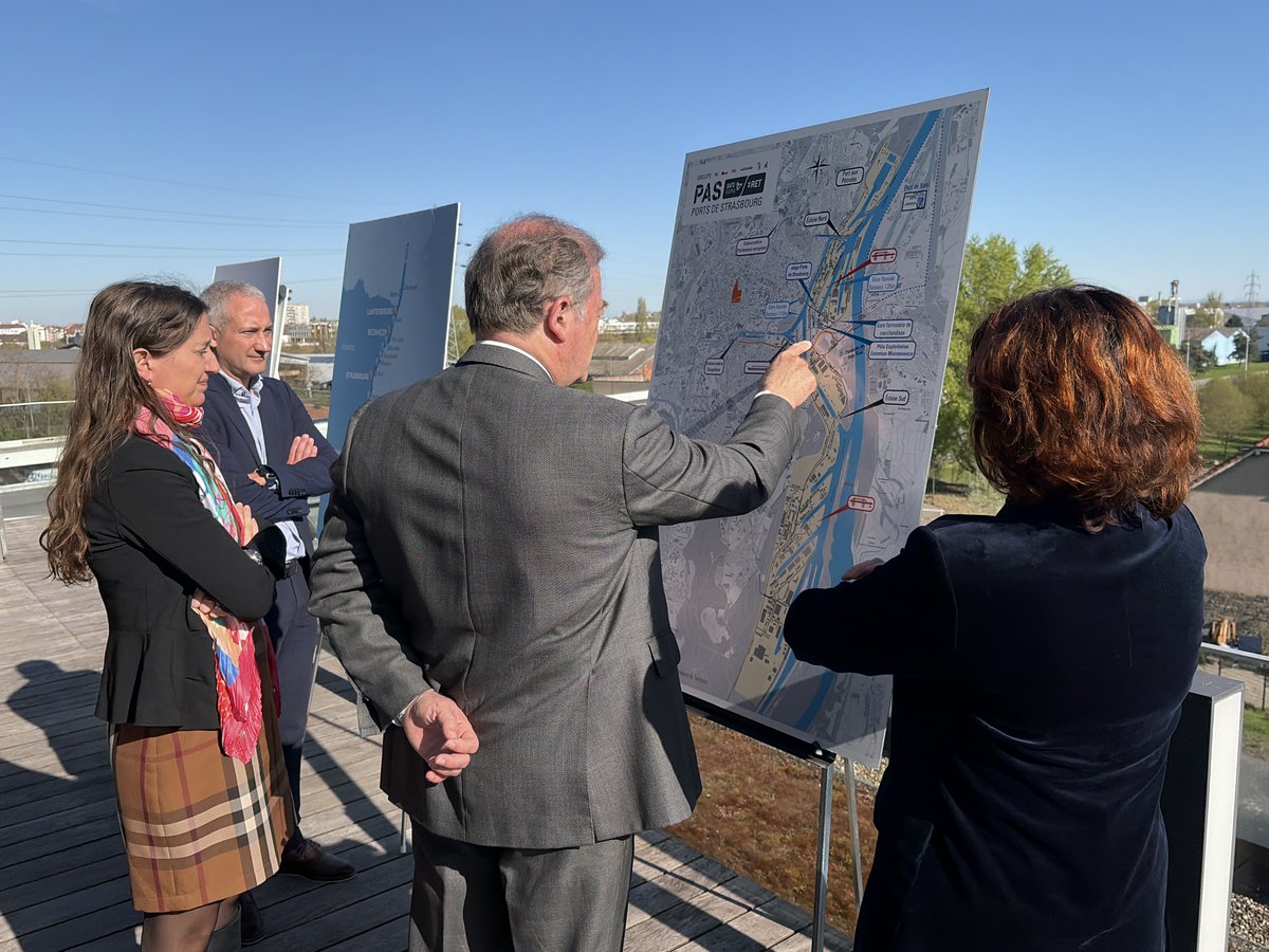 Prefet67's tweet image. #Industrie | Immersion au sein du 1er port intérieur français 🚢 🇫🇷

🔎 Le Port Autonome de Strasbourg (PAS) joue un rôle clé dans le #dynamisme économique du département du #BasRhin au coeur de l'Europe. Situé à la confluence du Rhin et de l'Ill, il représente le premier port