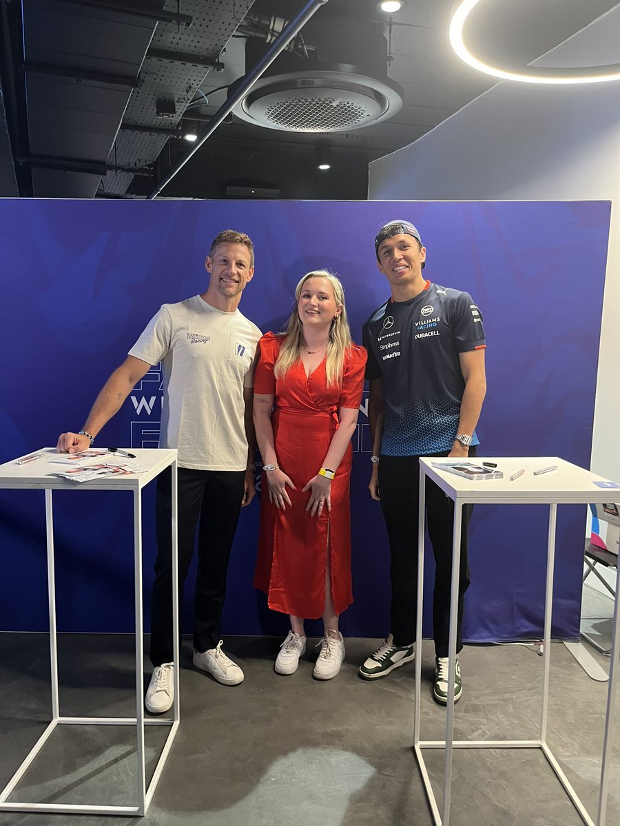 Alexandra-Louise tweet media