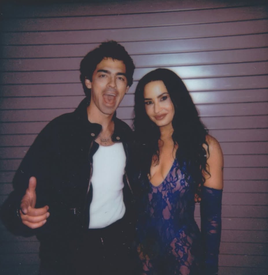 hq believes in love 🌻 tweet media